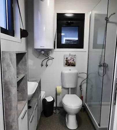 Gemuetliches Tiny Mit 30m2 Inklusive Kochmoeglichkeit Apartament *