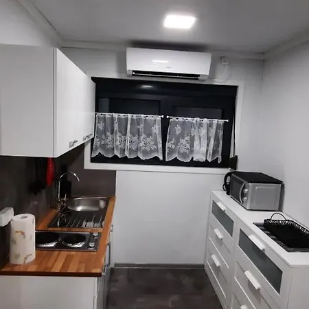 Gemuetliches Tiny Mit 30m2 Inklusive Kochmoeglichkeit Apartman Lenzing