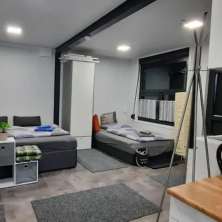 Gemuetliches Tiny Mit 30m2 Inklusive Kochmoeglichkeit Apartamento