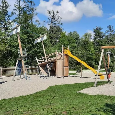 Gemuetliches Tiny Mit 30m2 Inklusive Kochmoeglichkeit